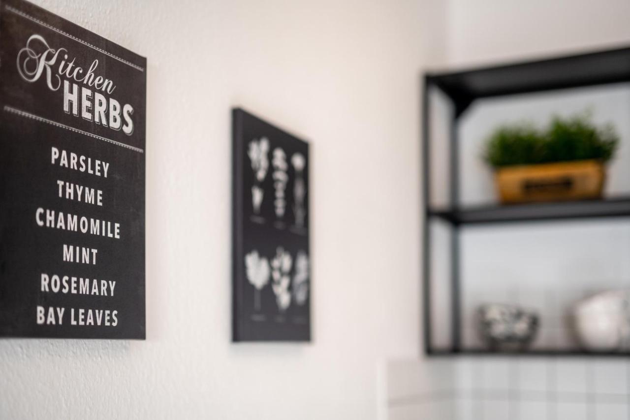 Moderne Eg-Wohnung In Sudenburg Mit Parkplatz, Top Anbindung Magdeburg Ngoại thất bức ảnh